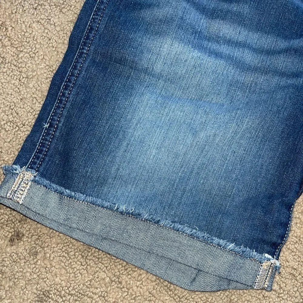 Girls Children’s Place Midi Mi-Long belted denim shorts - size 16